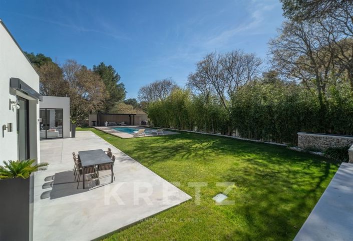 Image No.2-5 Bed House for sale