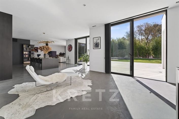 Image No.5-5 Bed House for sale
