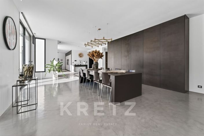 Image No.6-5 Bed House for sale