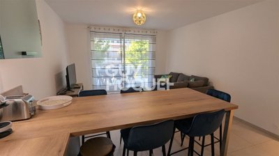 aio2auzshst9o2ue8