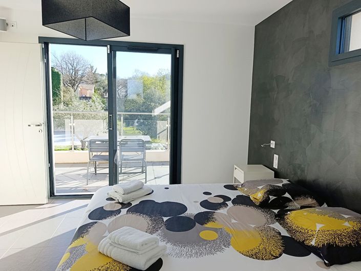 Image No.10-5 Bed House for sale