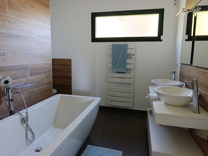 Image No.11-5 Bed House for sale