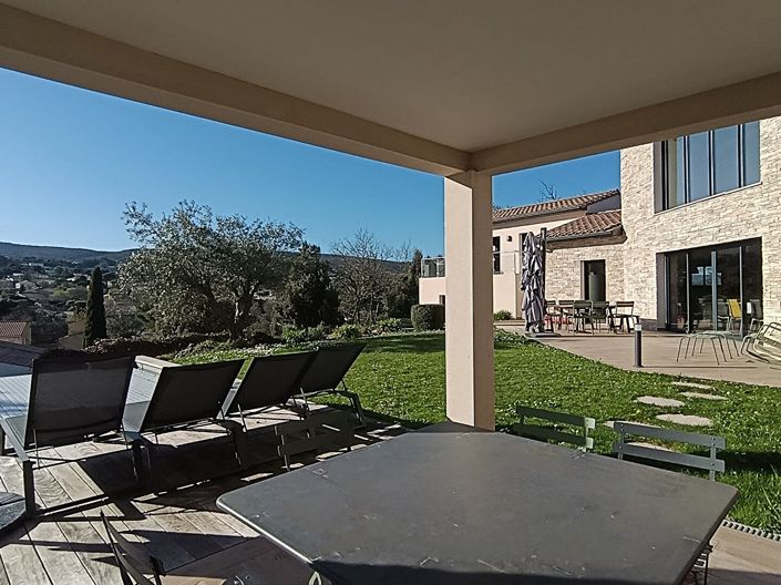 Image No.2-5 Bed House for sale