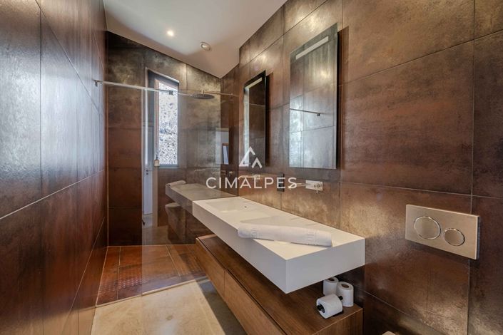 Image No.14-4 Bed House for sale