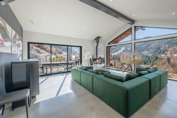 Image No.2-4 Bed House for sale