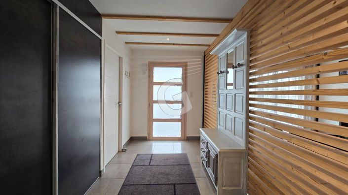 Image No.3-4 Bed House for sale