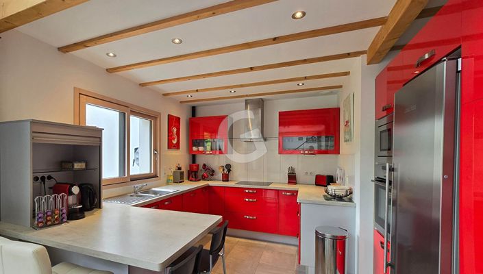 Image No.6-4 Bed House for sale