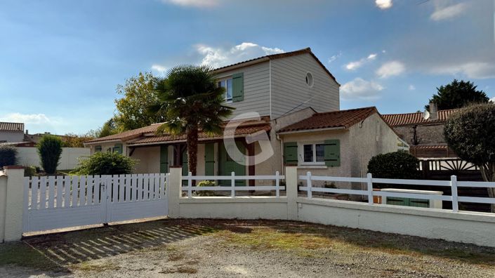 Image No.17-4 Bed House for sale