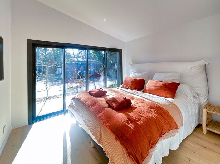 Image No.12-7 Bed House for sale