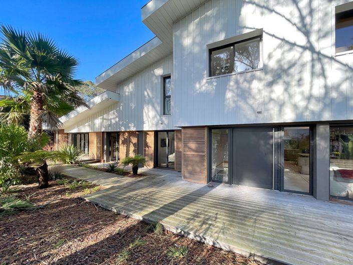 Image No.4-7 Bed House for sale