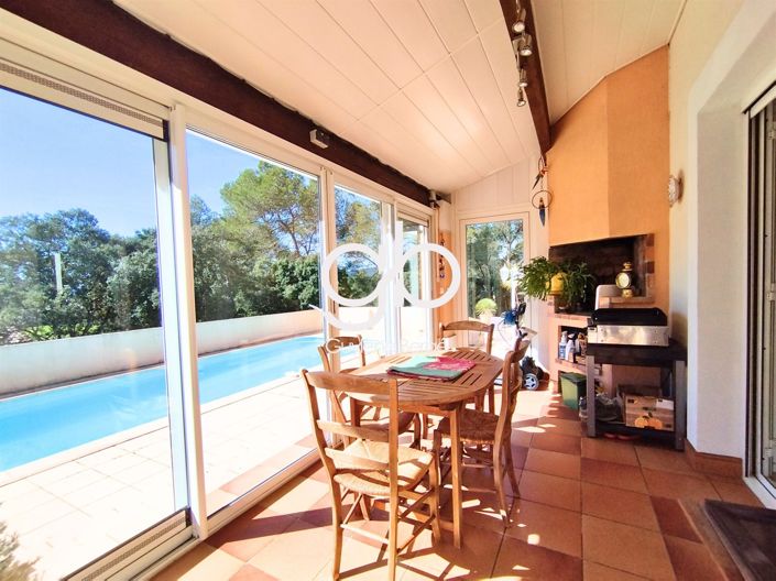 Image No.10-5 Bed House for sale