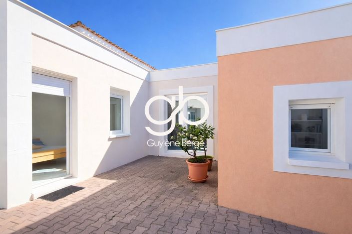 Image No.12-5 Bed House for sale