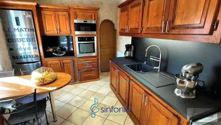 Image No.4-Maison de 6 chambres à vendre à Serviers-et-Labaume