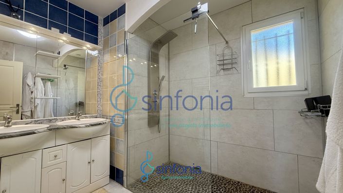 Image No.16-Maison de 4 chambres à vendre à Uzès