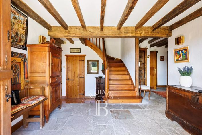 Image No.11-9 Bed House for sale