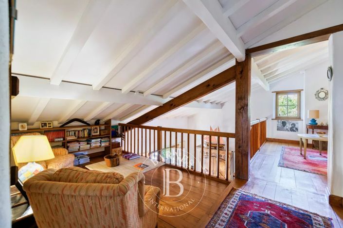 Image No.13-9 Bed House for sale