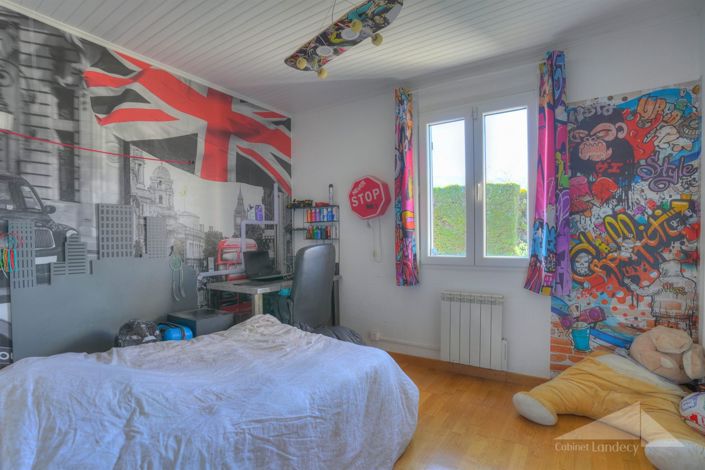 Image No.10-5 Bed House for sale