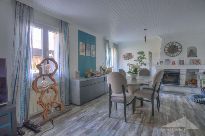 Image No.6-5 Bed House for sale