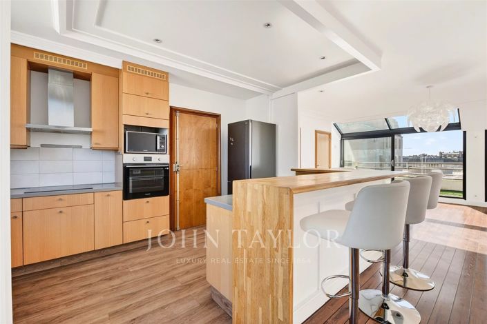 Image No.10-3 Bed Apartment for sale