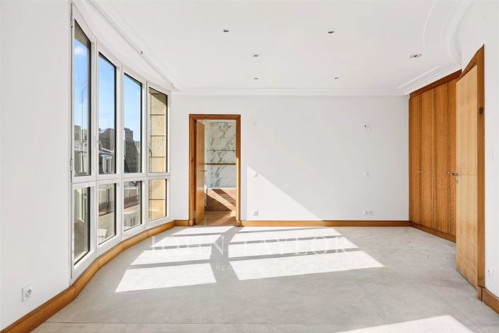 Image No.20-3 Bed Apartment for sale