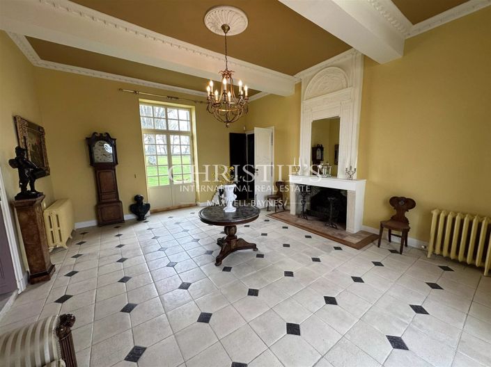 Image No.35-8 Bed House for sale