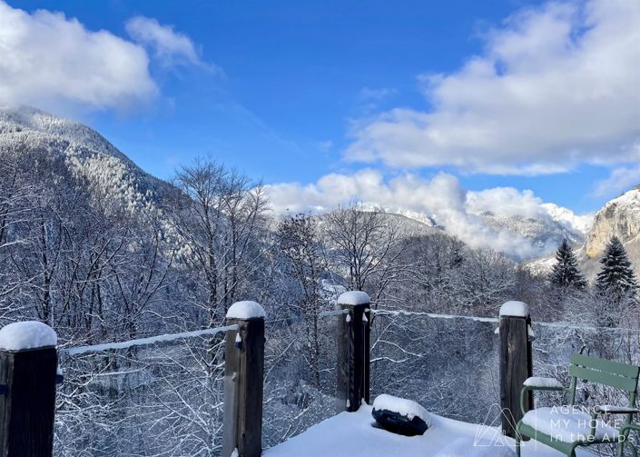 Image No.19-5 Bed House for sale