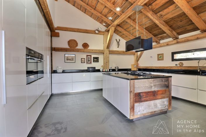 Image No.3-5 Bed House for sale