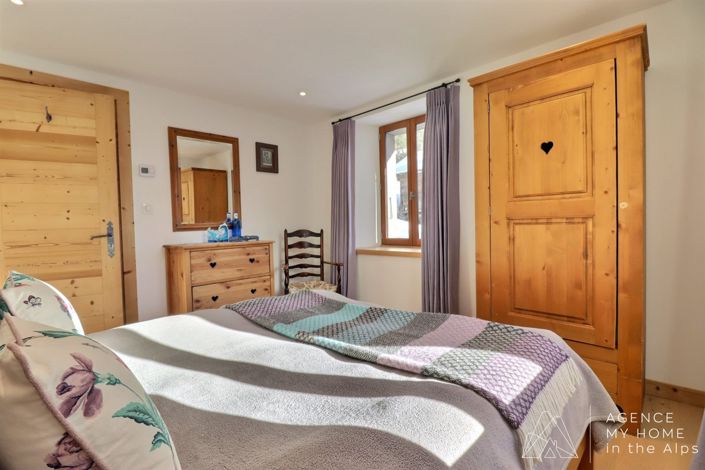 Image No.30-5 Bed House for sale