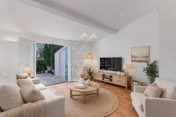 Image No.4-2 Bed House for sale