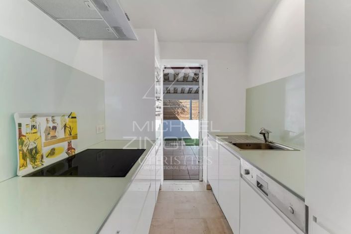 Image No.6-2 Bed House for sale