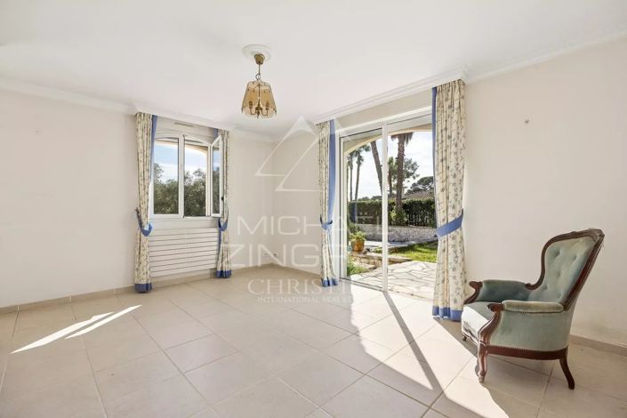 Image No.7-4 Bed House for sale