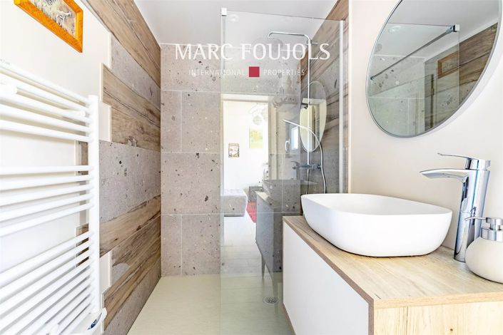 Image No.6-4 Bed House for sale