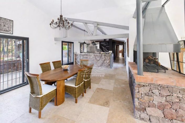 Image No.11-3 Bed House for sale