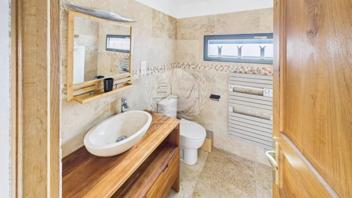 Image No.15-3 Bed House for sale