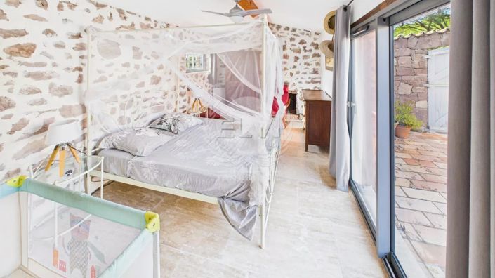 Image No.16-3 Bed House for sale