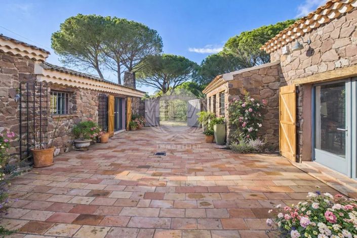 Image No.6-3 Bed House for sale