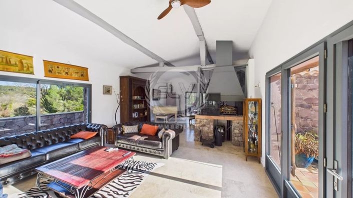 Image No.9-3 Bed House for sale