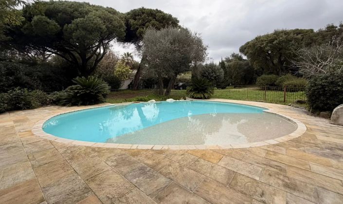 Image No.3-6 Bed House for sale