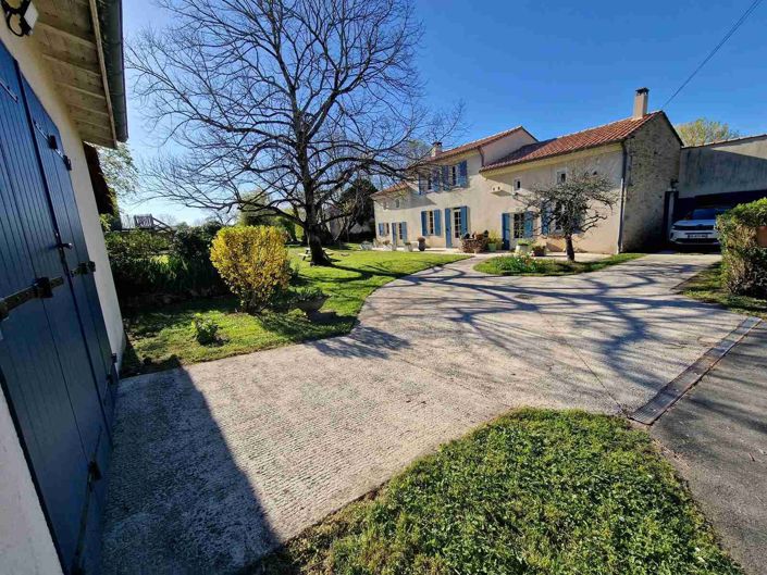Image No.2-Maison de 5 chambres à vendre à Saint-Ciers-sur-Gironde
