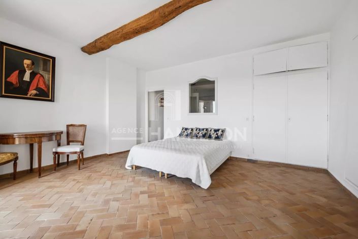 Image No.10-2 Bed House for sale