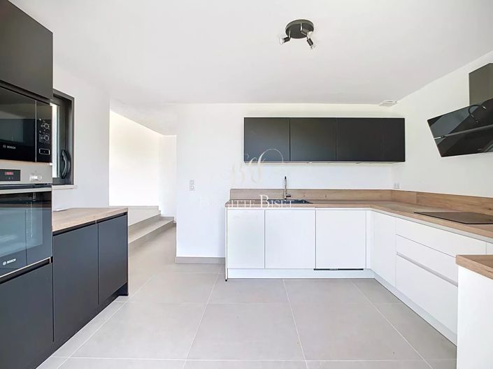 Image No.5-4 Bed House for sale