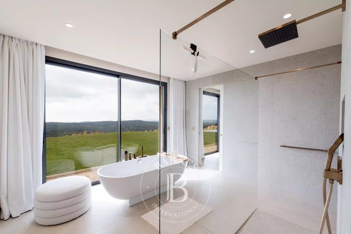 Image No.17-7 Bed House for sale