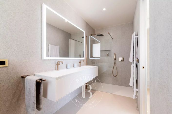 Image No.21-7 Bed House for sale