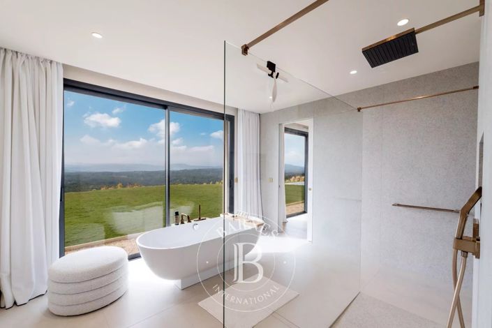 Image No.30-7 Bed House for sale