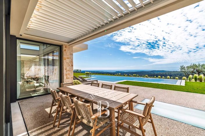 Image No.5-7 Bed House for sale