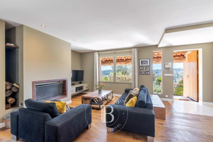 Image No.4-Maison de 4 chambres à vendre à Châteauneuf-Grasse