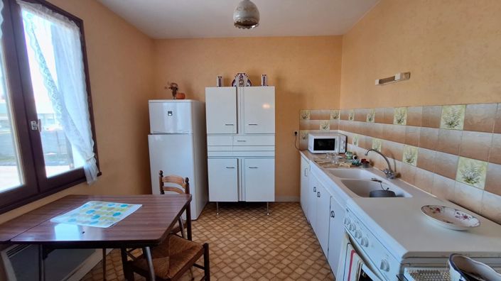 Image No.10-3 Bed House for sale