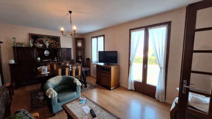 Image No.11-3 Bed House for sale