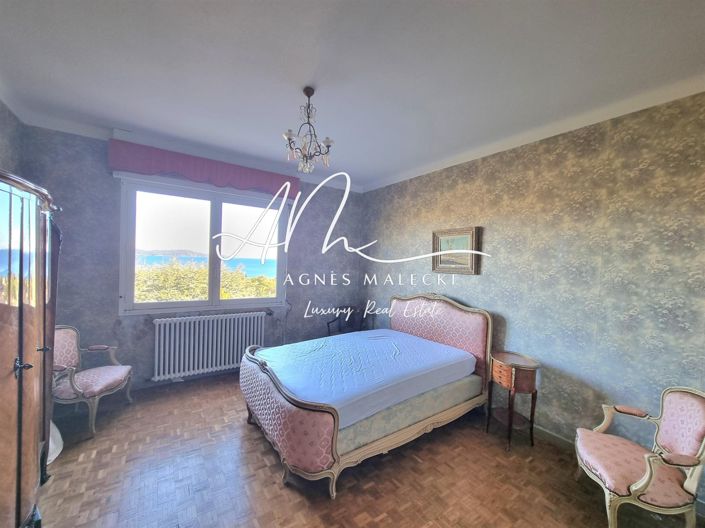 Image No.11-3 Bed House for sale