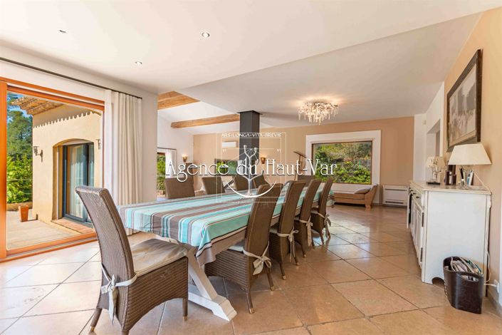 Image No.19-4 Bed House for sale